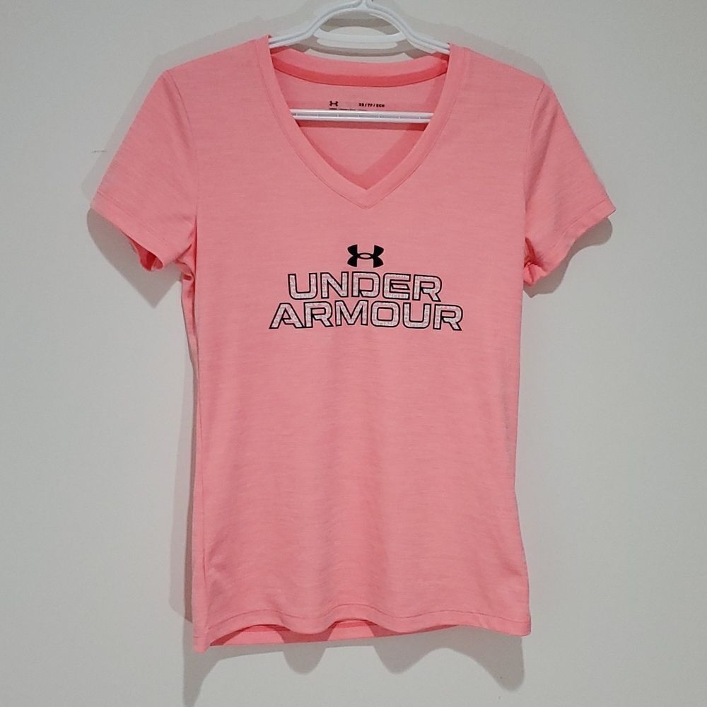 Under Armour pink XS loose fit heatgear athletic short sleeve shirt